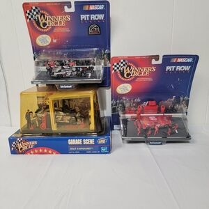 Bundle Of 3 Dale Earnhardt Winners Circle Pit Row And Garage Series Collectibles